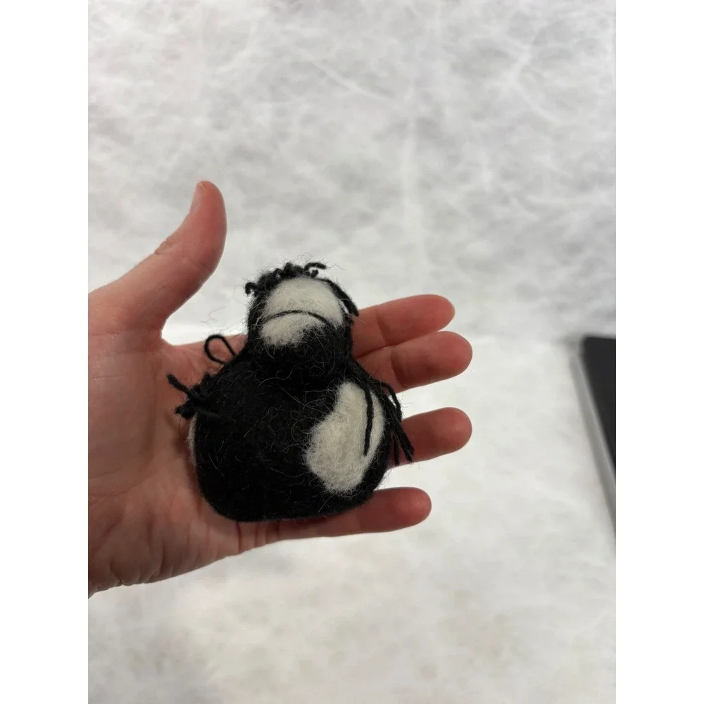 Kata Handverk Icelandic Wool Horse Ornament Black White Spotted Handmade Felted